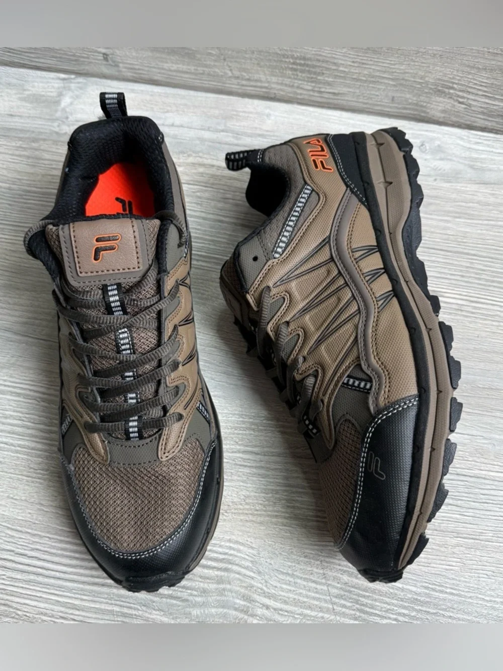 New Fila Men’s midland trail shoes Brown comfortable Trail Sneakers size13